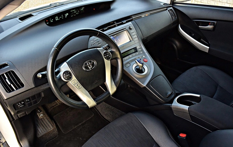Toyota Prius cena 49000 przebieg: 125999, rok produkcji 2014 z Łódź małe 781